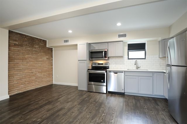 5504 La Branch Street 16, Houston, TX 77004