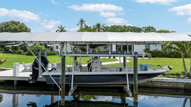 5204 TOWER DRIVE, Cape Coral, FL 33904
