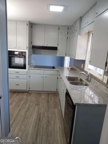 545 Oak Valley Drive, Riverdale, GA 30274