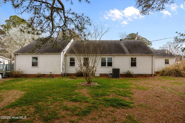 225 N 6th Street, Aurora, NC 27806