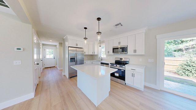 158 Wood Street, Middleboro, MA 02346