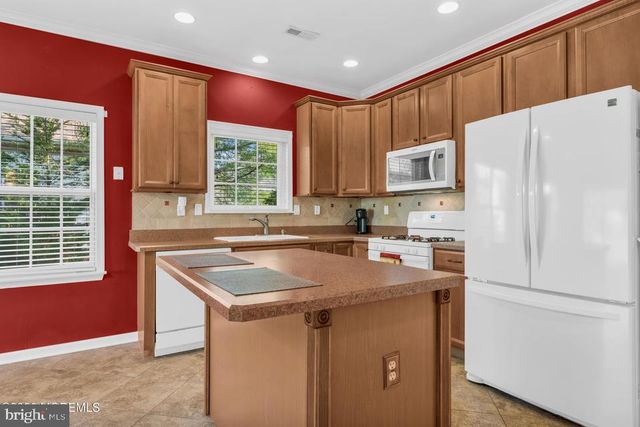 9 FLORIAN CT, Manchester, NJ 08759