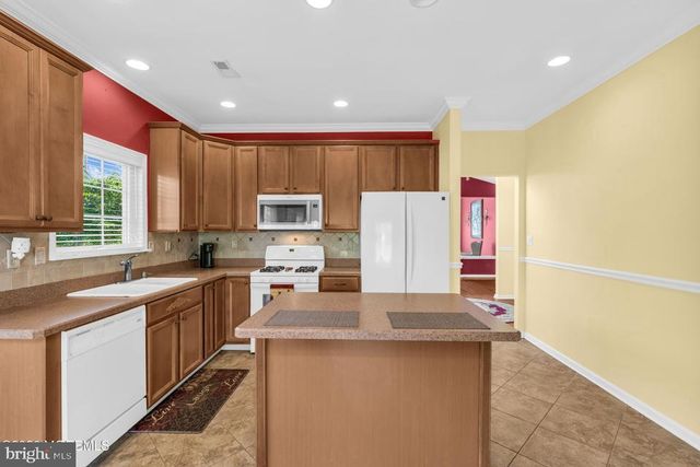 9 FLORIAN CT, Manchester, NJ 08759
