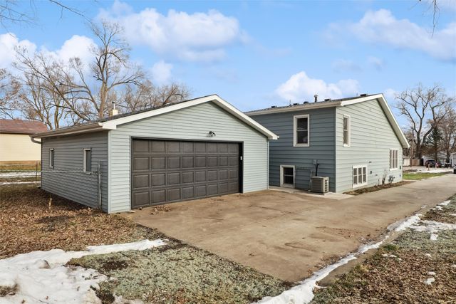 4710 NE 31st Street, Des Moines, IA 50317