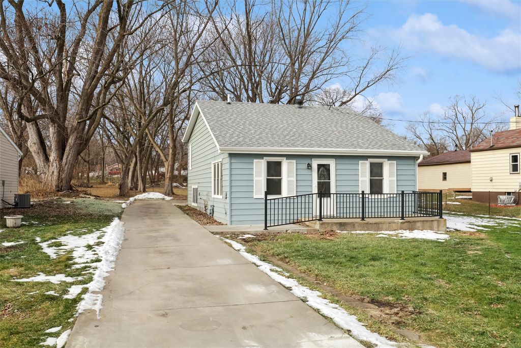 4710 NE 31st Street, Des Moines, IA 50317