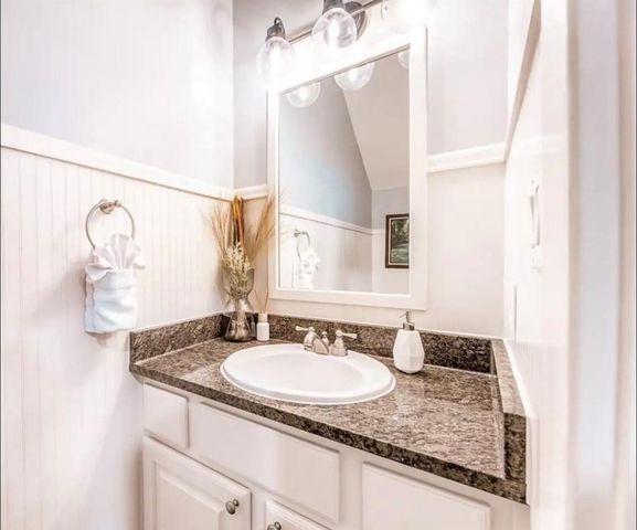 5303 Nett Street A, Houston, TX 77007