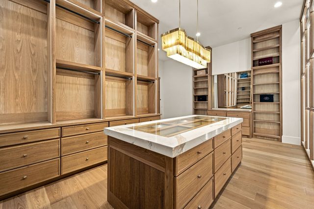 9421 Thornberry Lane, Dallas, TX 75220