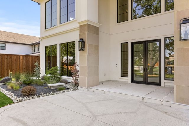 9421 Thornberry Lane, Dallas, TX 75220