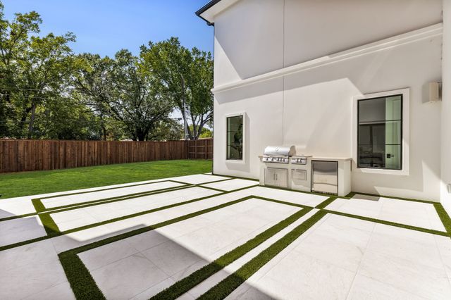 9421 Thornberry Lane, Dallas, TX 75220