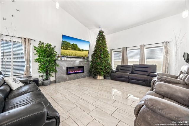 6653 Fm 539, Floresville, TX 78114