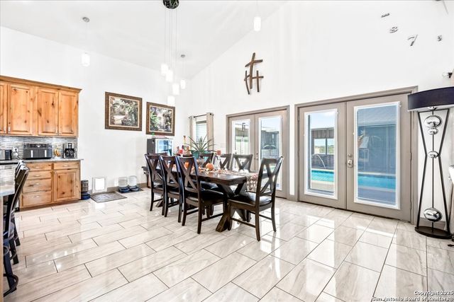 6653 Fm 539, Floresville, TX 78114