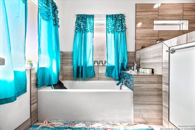 6653 Fm 539, Floresville, TX 78114