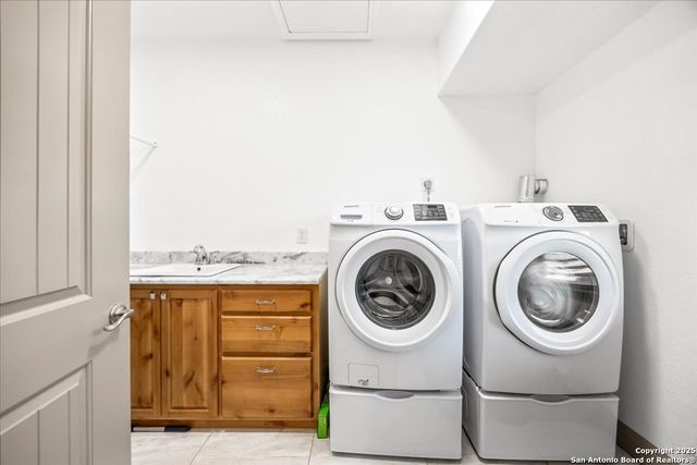 6653 Fm 539, Floresville, TX 78114