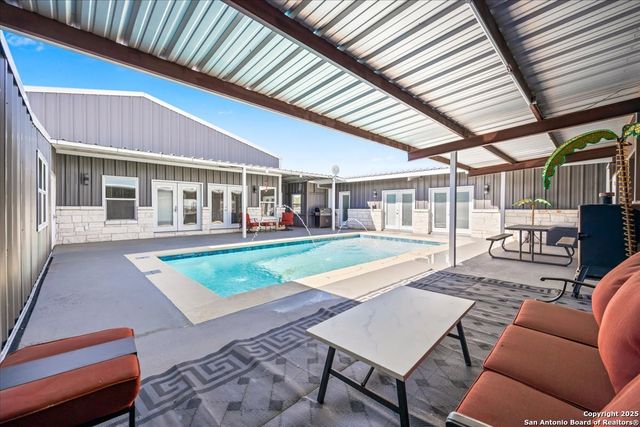 6653 Fm 539, Floresville, TX 78114