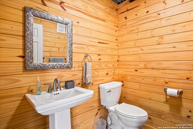 6653 Fm 539, Floresville, TX 78114