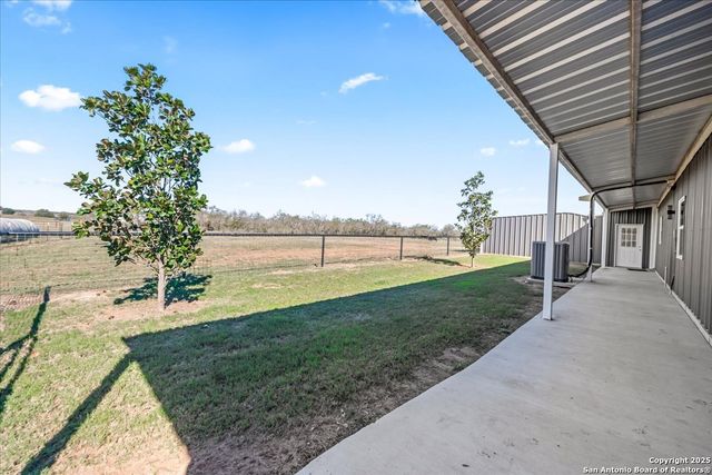 6653 Fm 539, Floresville, TX 78114