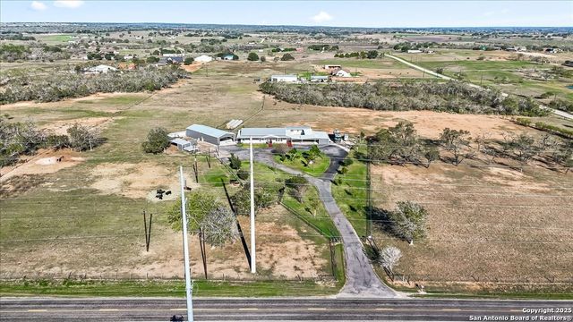 6653 Fm 539, Floresville, TX 78114