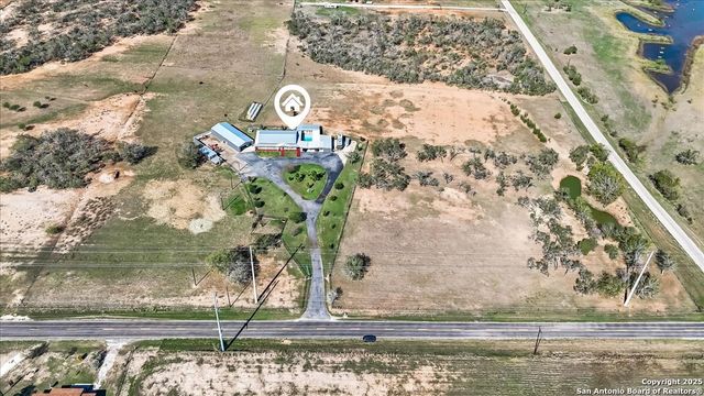 6653 Fm 539, Floresville, TX 78114