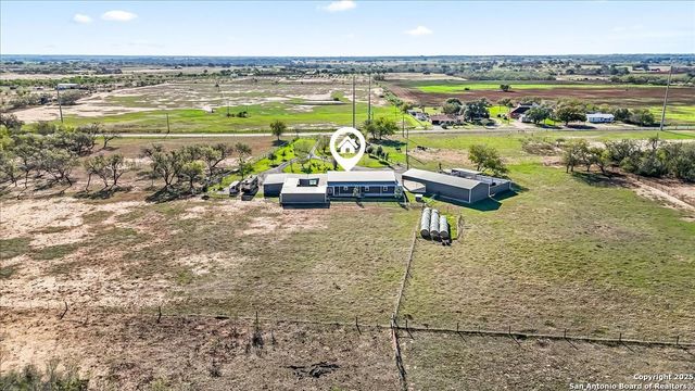 6653 Fm 539, Floresville, TX 78114