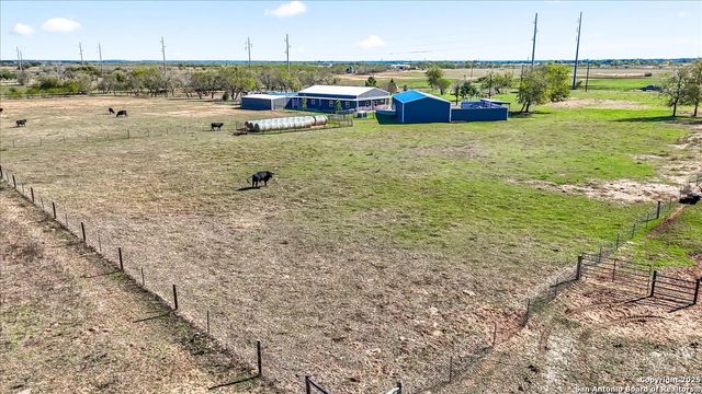 6653 Fm 539, Floresville, TX 78114