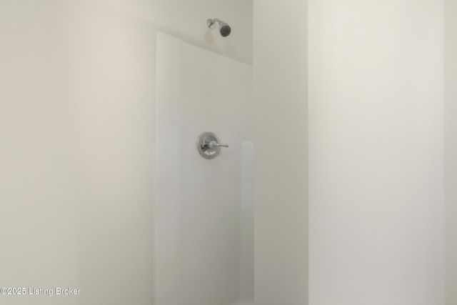 209 S 42nd St, Louisville, KY 40212