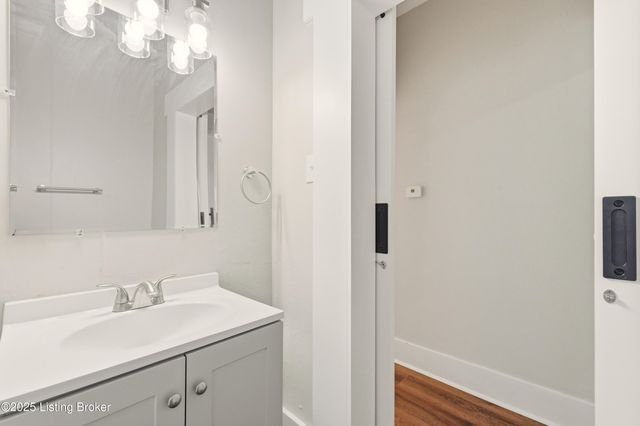 209 S 42nd St, Louisville, KY 40212