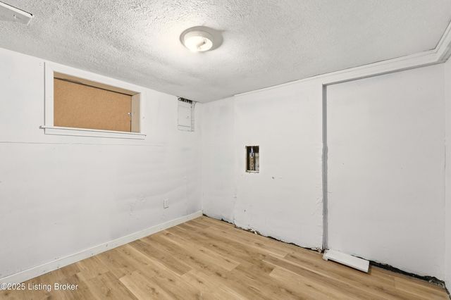 209 S 42nd St, Louisville, KY 40212