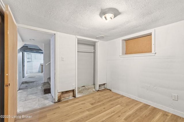 209 S 42nd St, Louisville, KY 40212