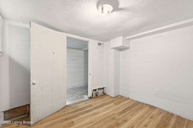 209 S 42nd St, Louisville, KY 40212