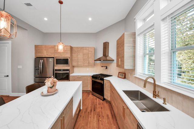 1003 E 28th Street, Houston, TX 77009