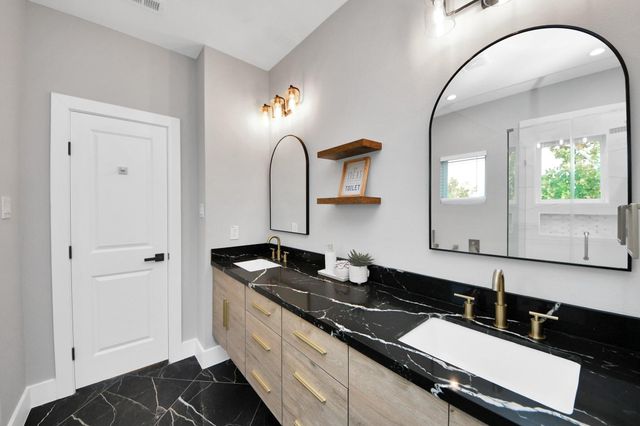 1003 E 28th Street, Houston, TX 77009