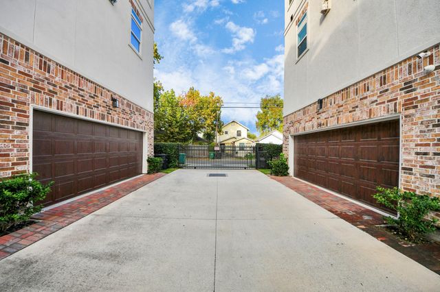 1003 E 28th Street, Houston, TX 77009