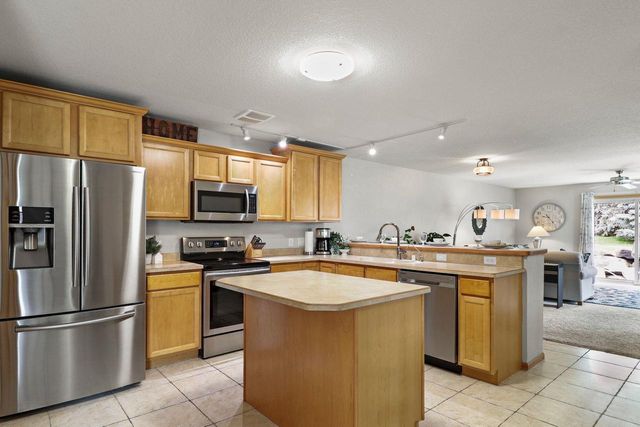 2914 Kentville Drive, Sun Prairie, WI 53590