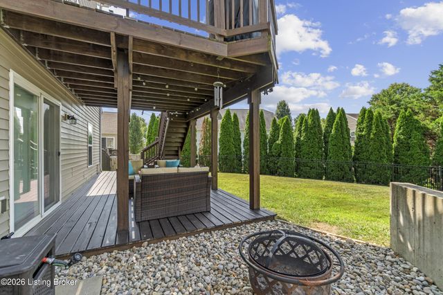 10008 Clove Tree Ct, Louisville, KY 40228