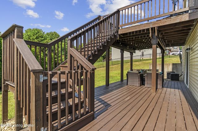 10008 Clove Tree Ct, Louisville, KY 40228