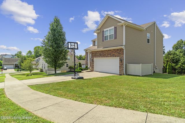 10008 Clove Tree Ct, Louisville, KY 40228