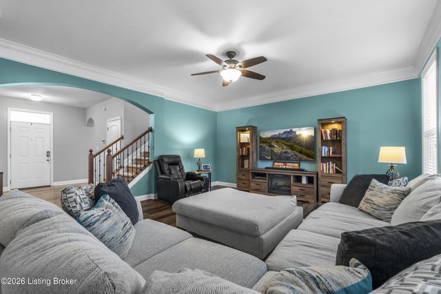 10008 Clove Tree Ct, Louisville, KY 40228