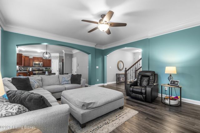 10008 Clove Tree Ct, Louisville, KY 40228