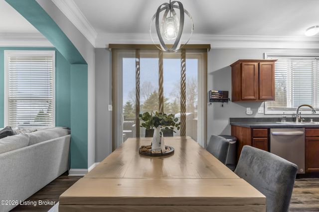 10008 Clove Tree Ct, Louisville, KY 40228