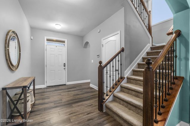 10008 Clove Tree Ct, Louisville, KY 40228