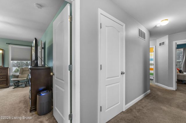 10008 Clove Tree Ct, Louisville, KY 40228