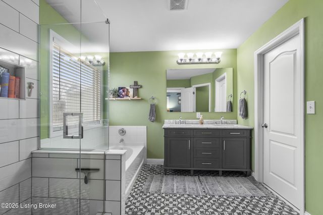 10008 Clove Tree Ct, Louisville, KY 40228