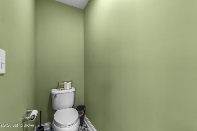 10008 Clove Tree Ct, Louisville, KY 40228