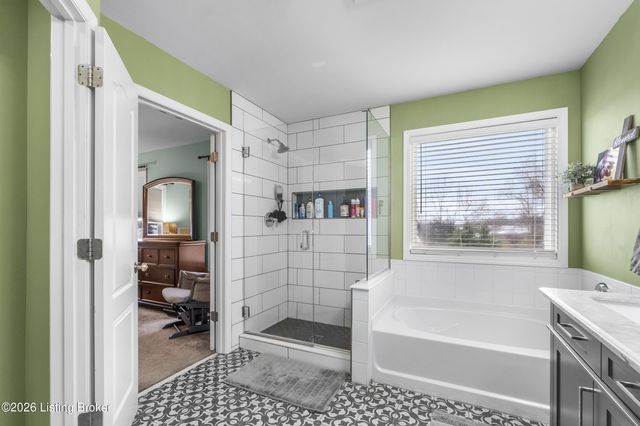 10008 Clove Tree Ct, Louisville, KY 40228