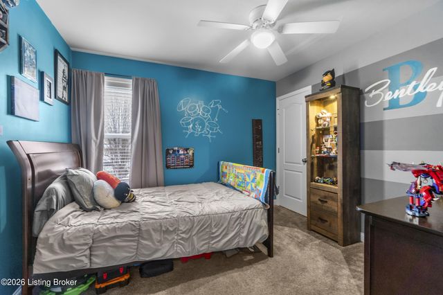 10008 Clove Tree Ct, Louisville, KY 40228