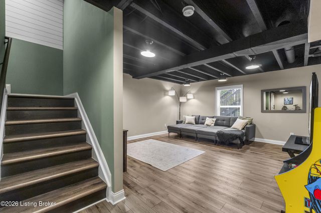 10008 Clove Tree Ct, Louisville, KY 40228