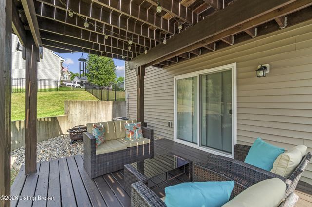 10008 Clove Tree Ct, Louisville, KY 40228