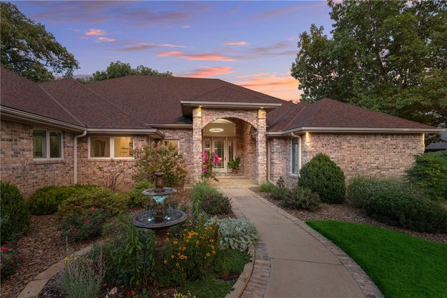 16 Ellwood Circle, Bella Vista, AR 72715