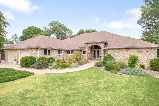 16 Ellwood Circle, Bella Vista, AR 72715