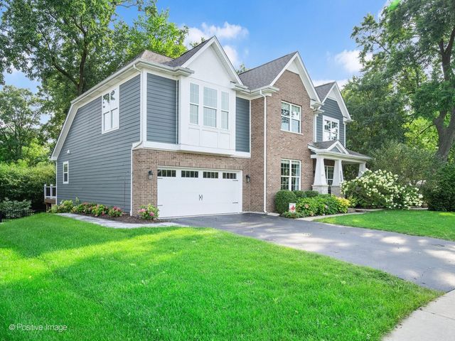 1250 W Thomas Road, Wheaton, IL 60187